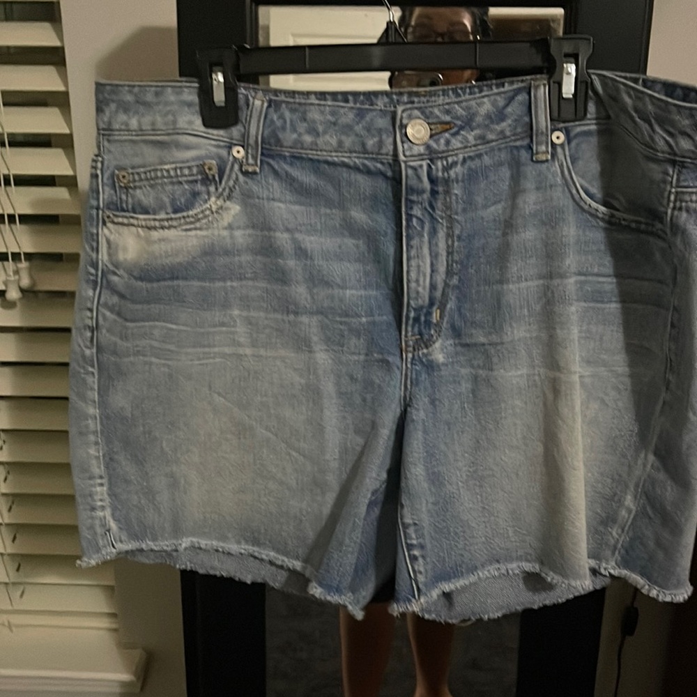 American Eagle denim shorts size 18